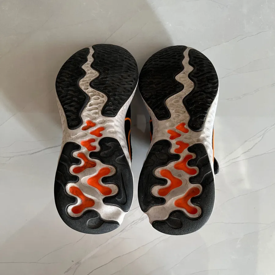 کتونی اصل نایک پسرانه