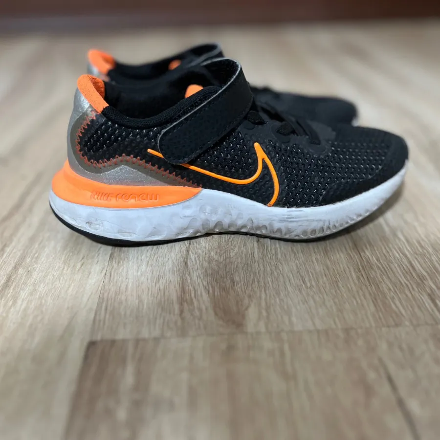 کتونی اصل نایک پسرانه