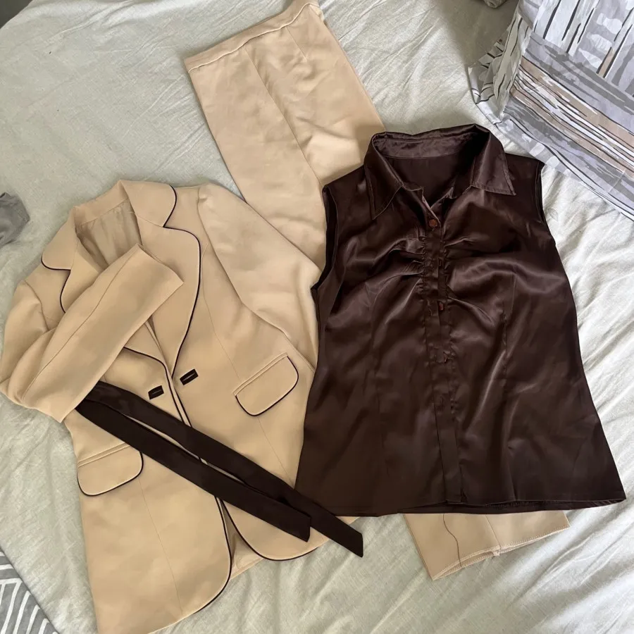 ست کت شلوار زنانه