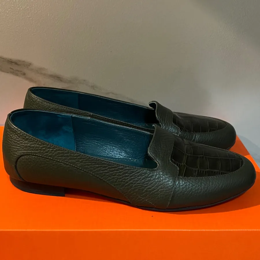 کالج چرم وحید