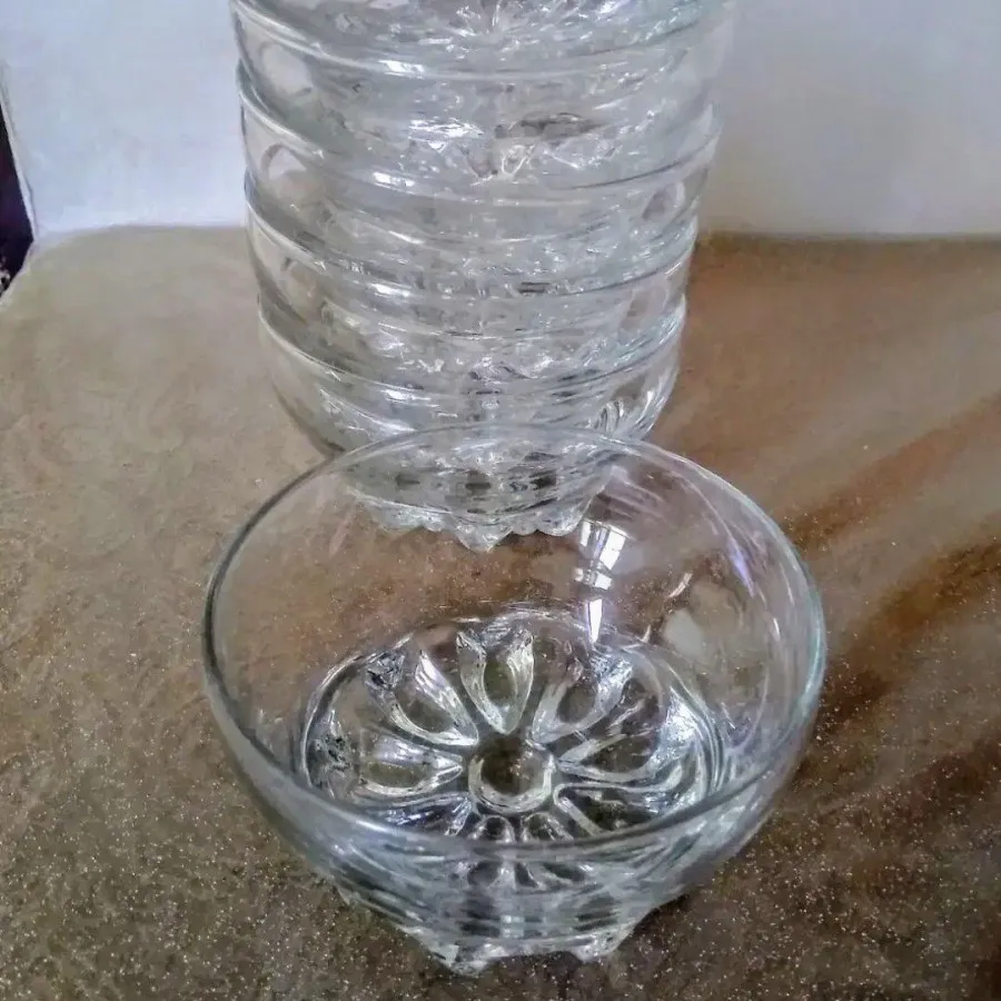 لیوان و پیاله پافیلی