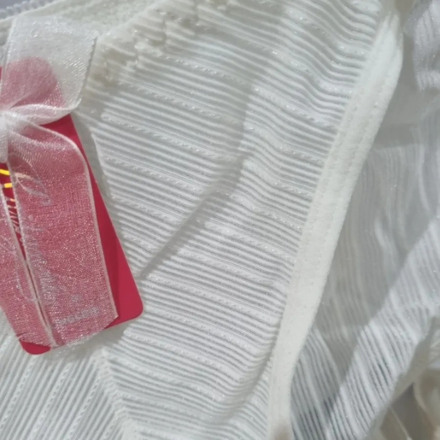 ست لباس زیر زنانه (سوتین)