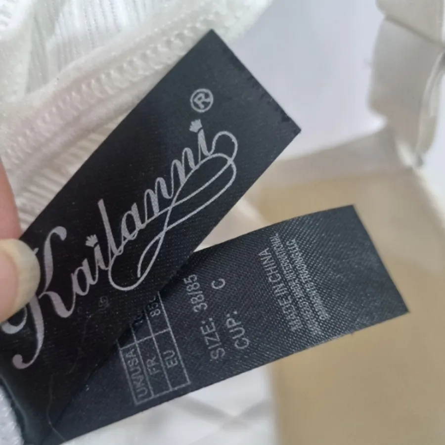 ست لباس زیر زنانه (سوتین)