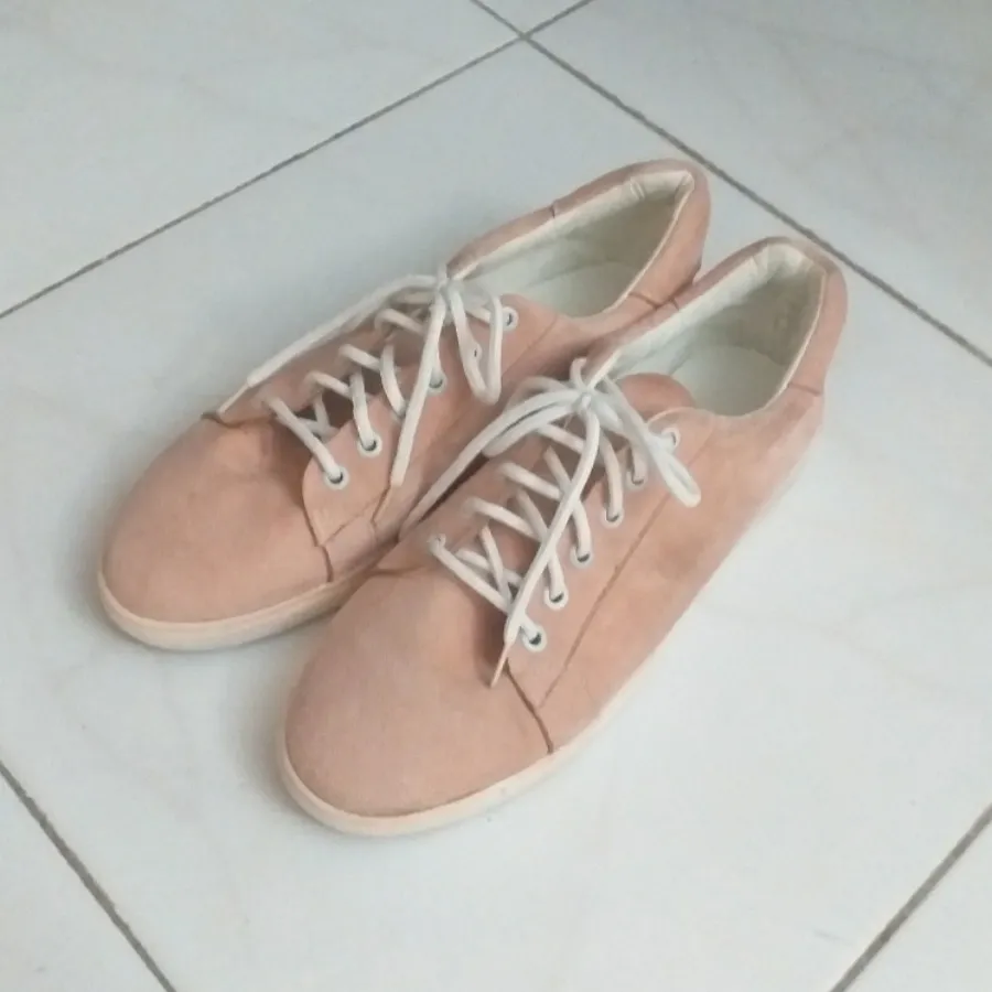 کفش کتونی اسپورت