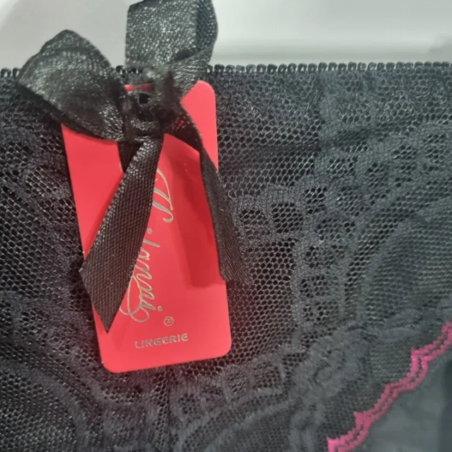 ست لباس زیر زنانه (سوتین