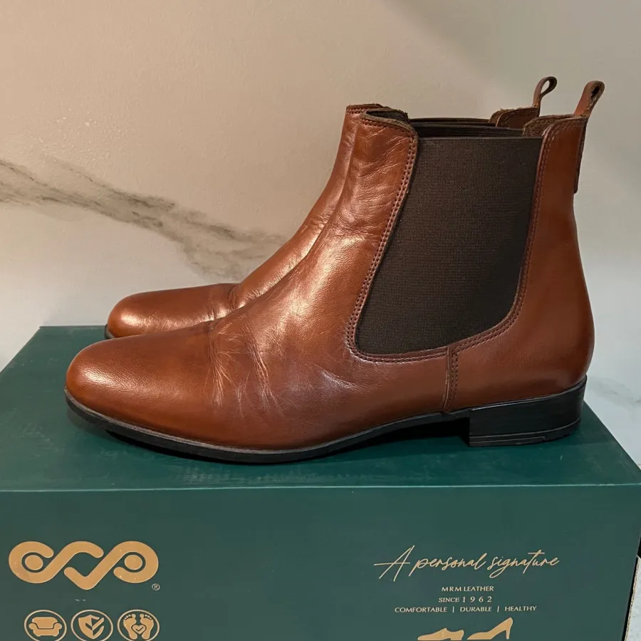 نیم بوت چرم