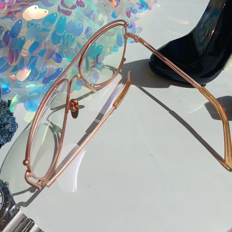 فریم عینک طبی صورتی