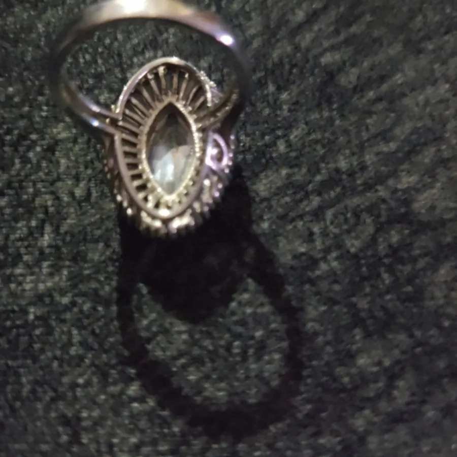 انگشتر با درخشش بی نظیر