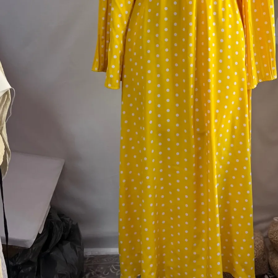 ساحلی بلند زرد