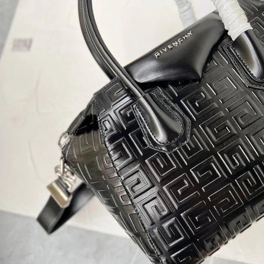 کیف های جیوانچی