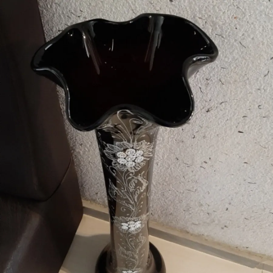 گلدان با گل برجسته