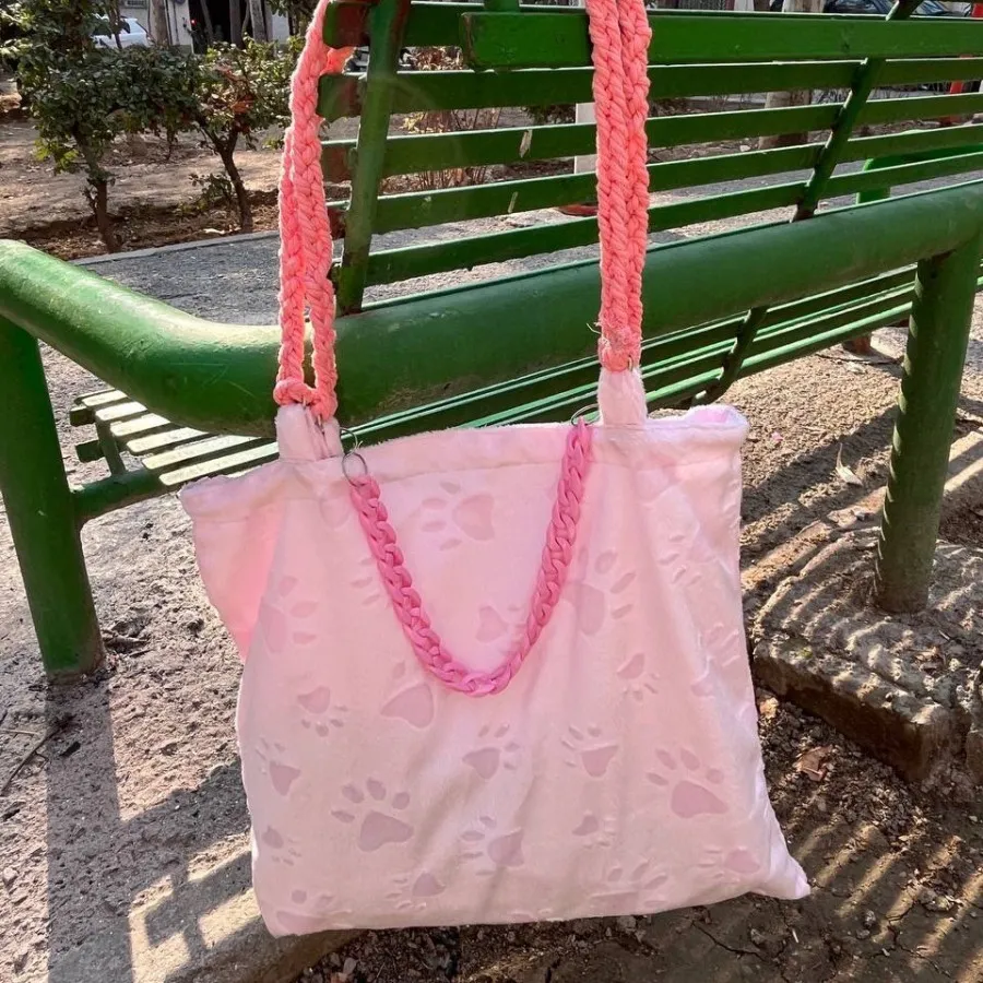 توتبگ پنجه‌ای صورتی زنجیز