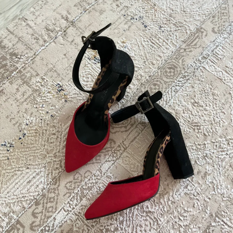 کفش پاشنهبلند قرمز