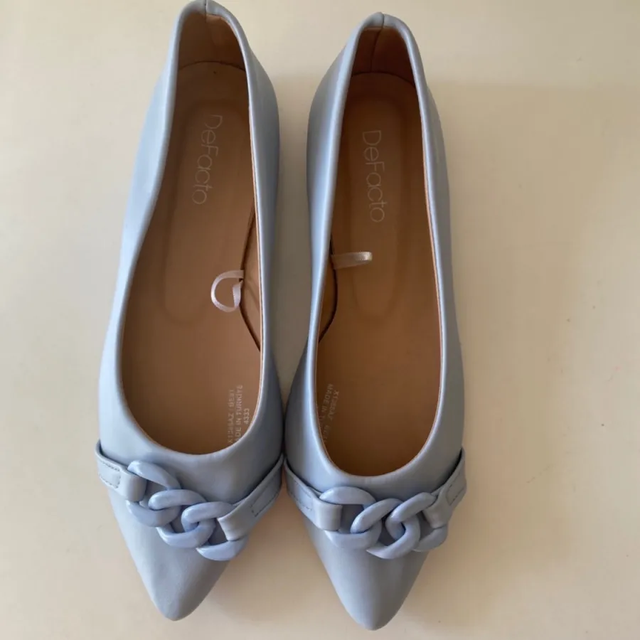 کفش آبی دفاکتو