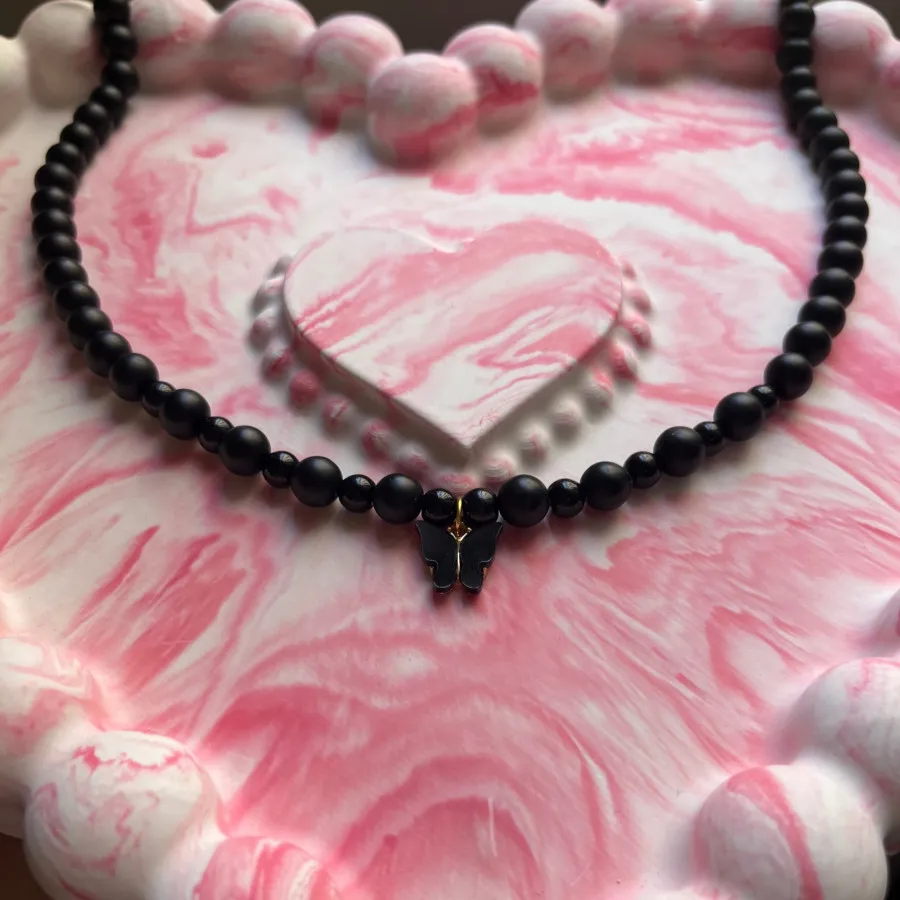 گردنبند پروانه مشکی