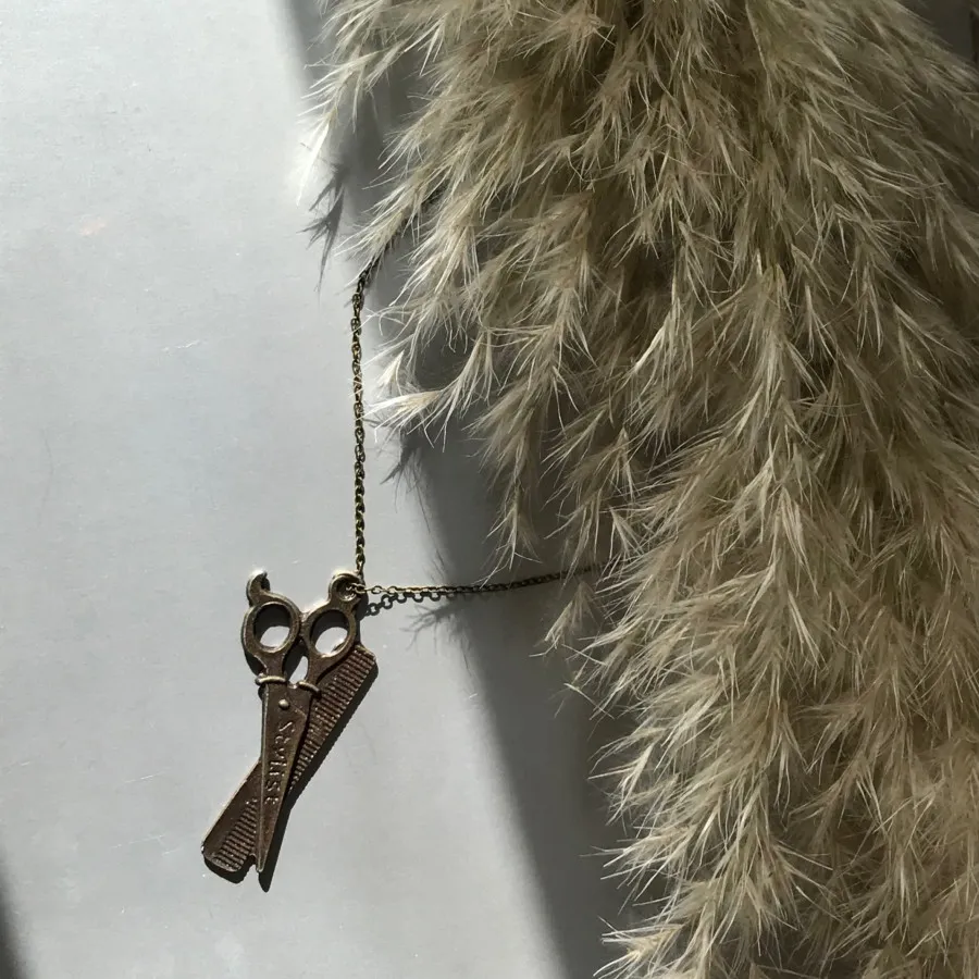 گردنبند آرایشگری