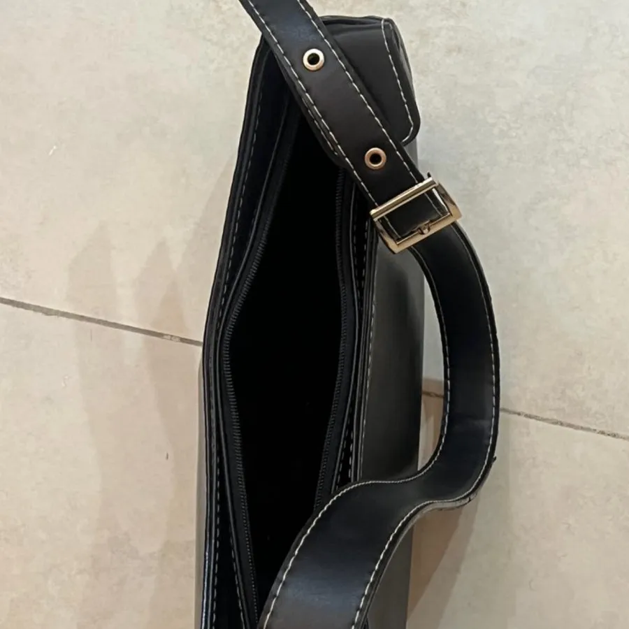 کیف مشکی طرح lv