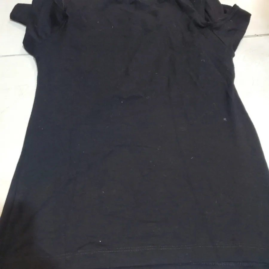 تیشرت طرح منگو