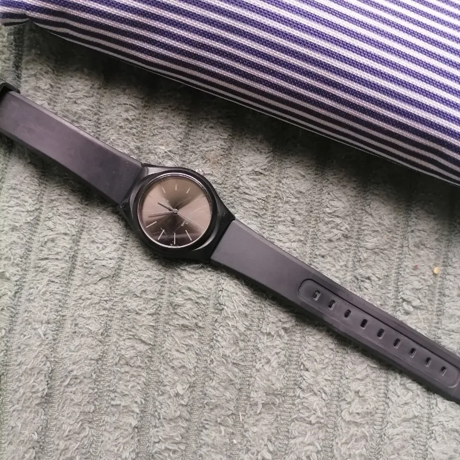 ساعت مچی زنانه q&q