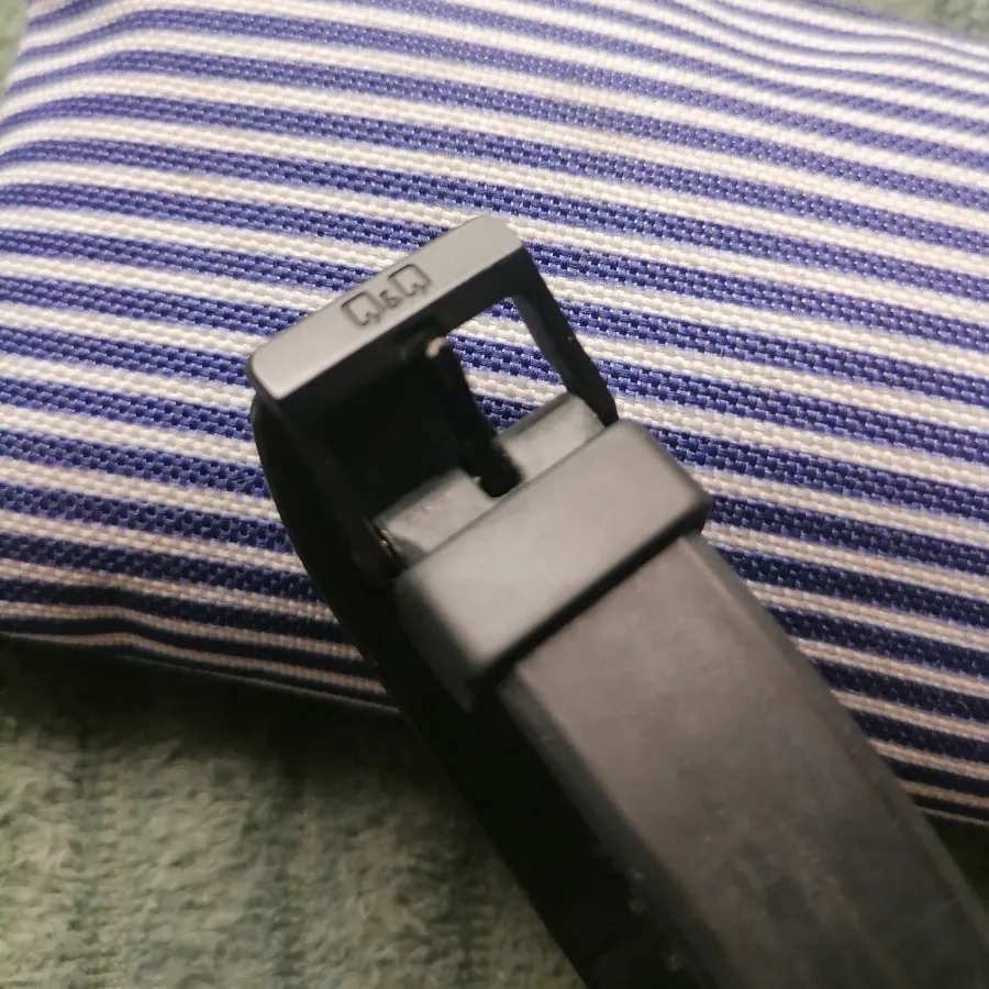 ساعت مچی زنانه q&q