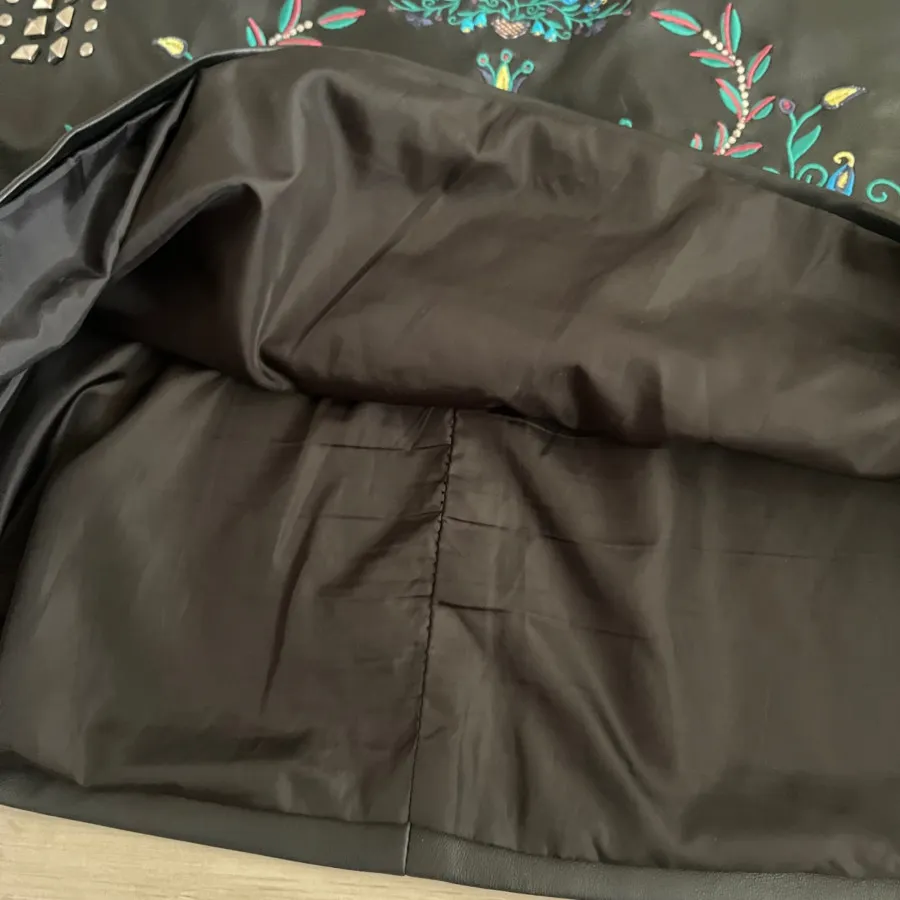 دامن چرم گلدوزی