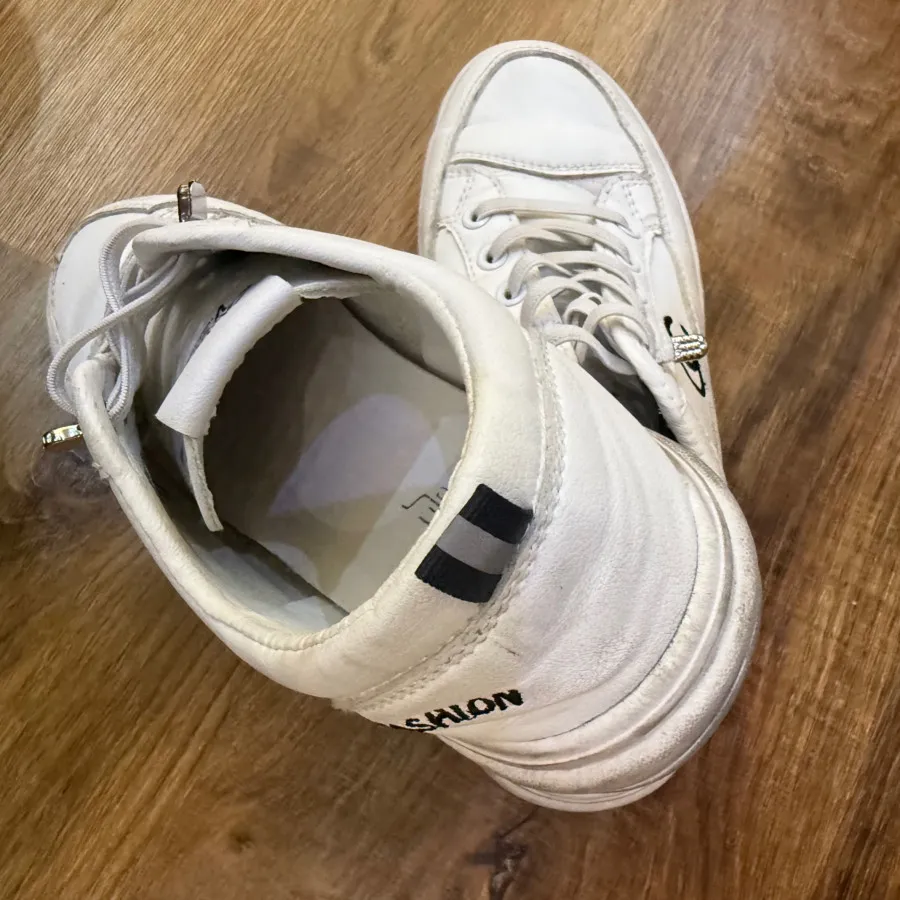 کتونی ونس خارجی