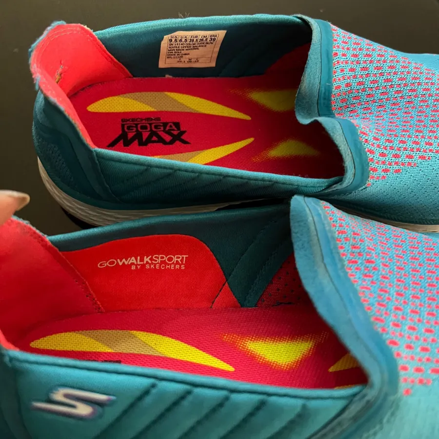 کفش اسکیچرز