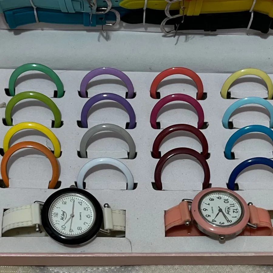 پک ساعت مچی با 18 بند رنگ