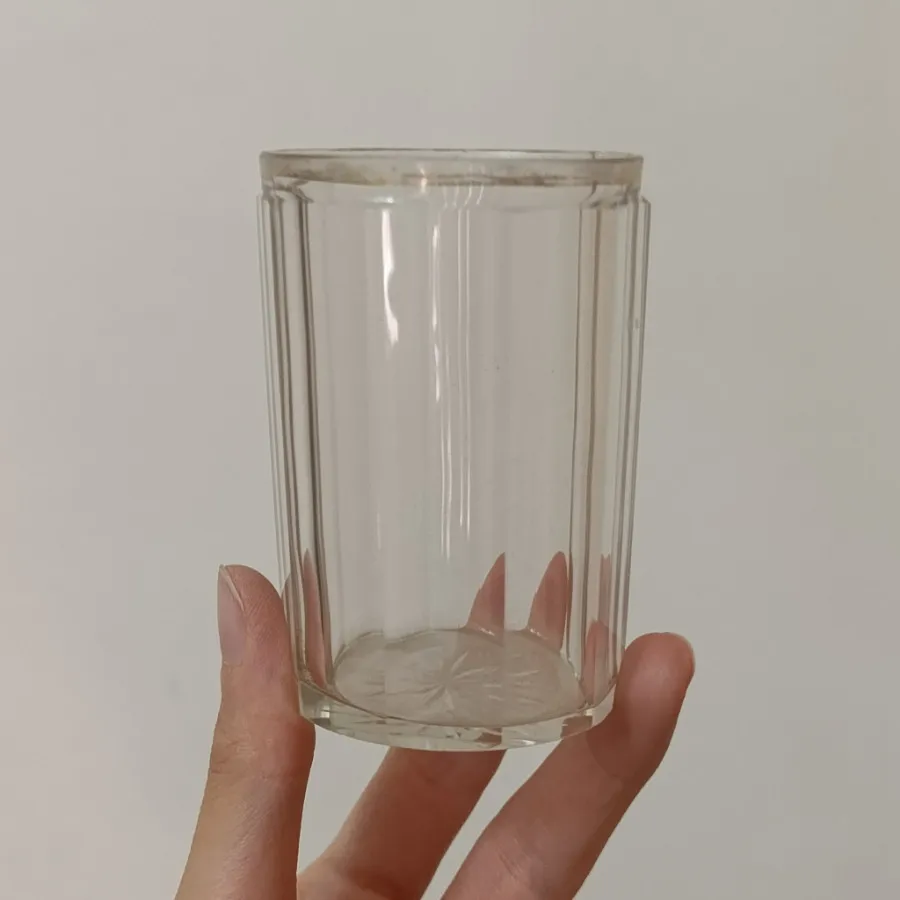 سه عدد لیوان