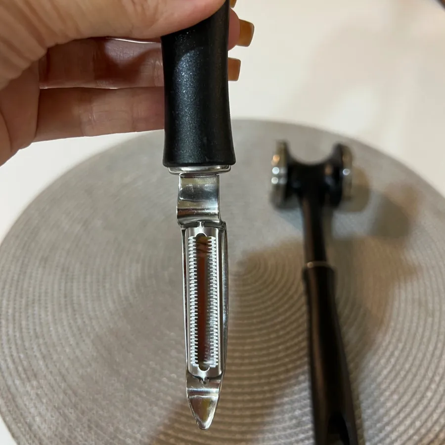 پوست کن و بیفتک کوبbarico