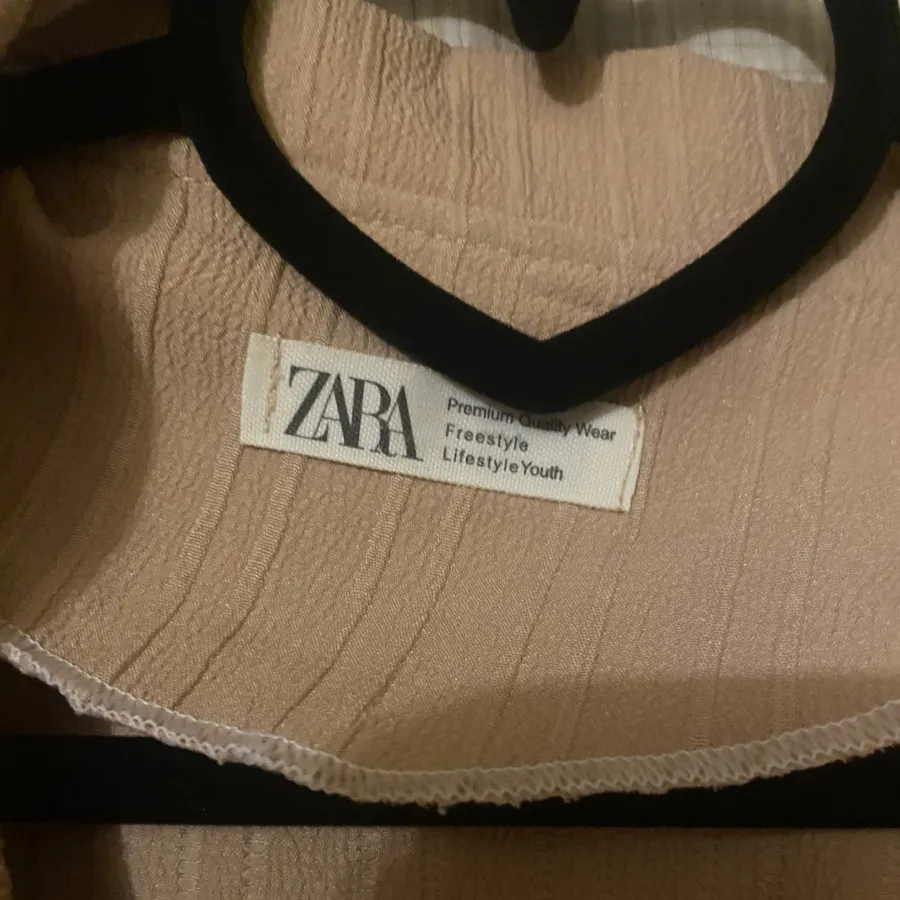 کراپ کرم رنگ