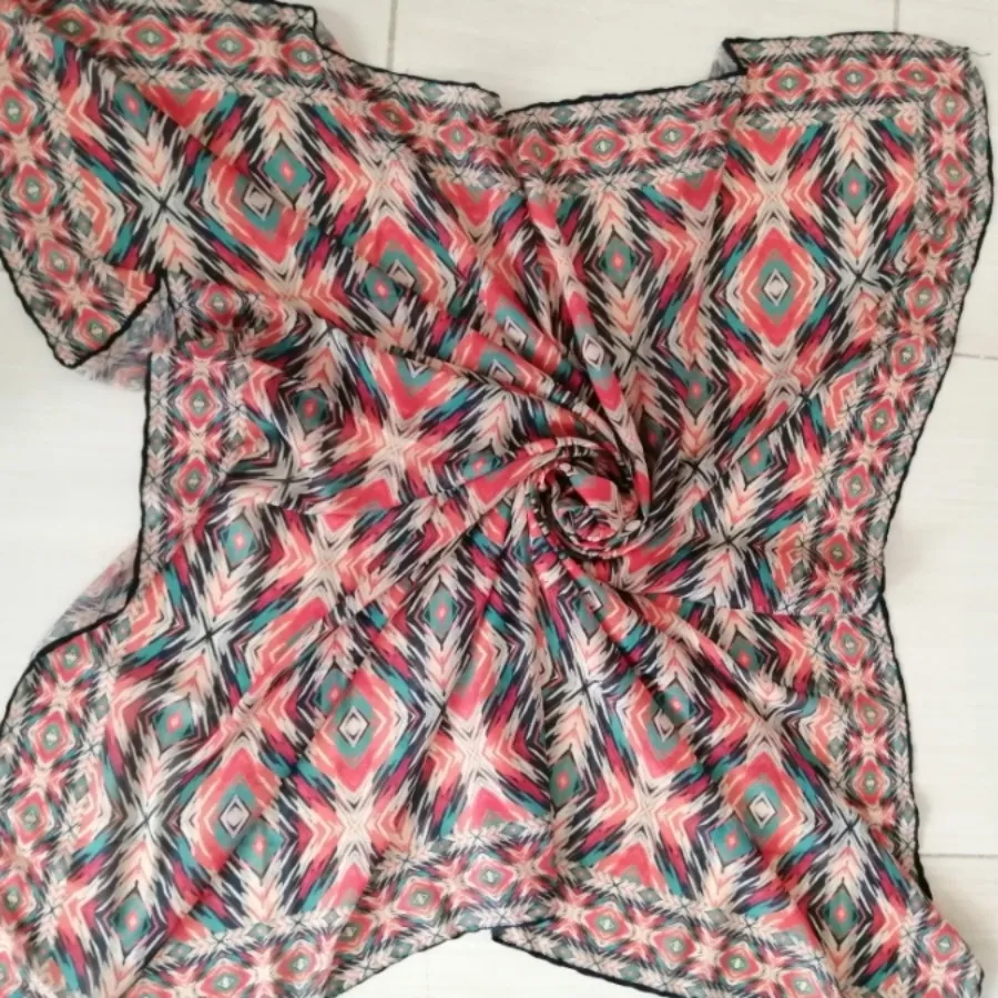 روسری بسیار لطیف و خوشرنگ