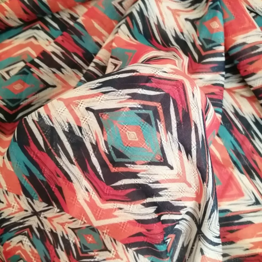 روسری بسیار لطیف و خوشرنگ