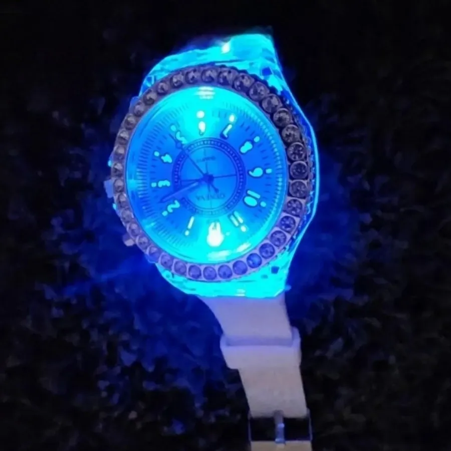 ساعتLEDشب نما