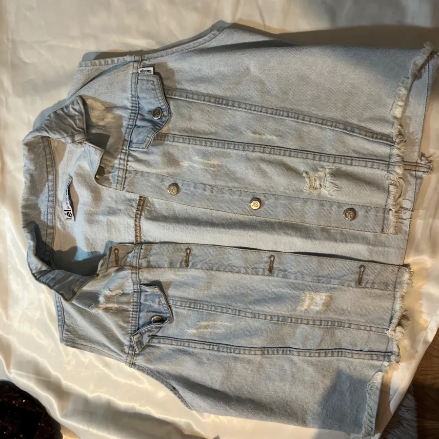 جلیقه لی ابی