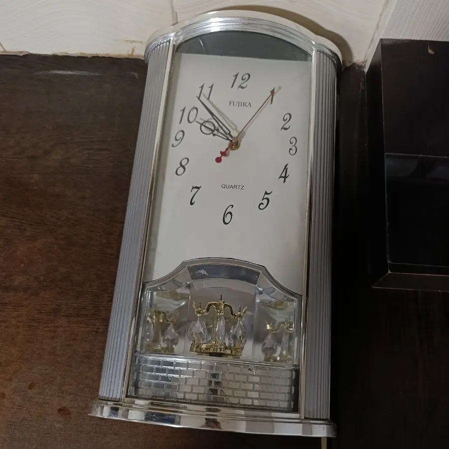 ساعت دیواری