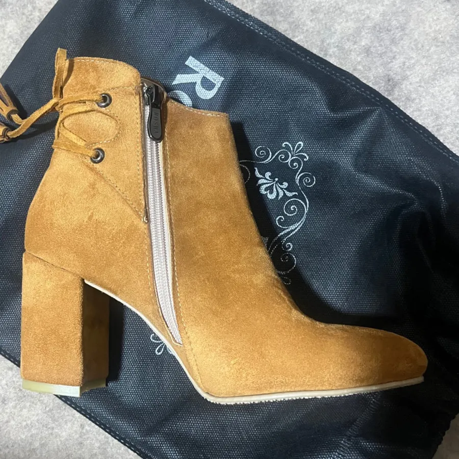 نیم بوت جیر روشا گروپ