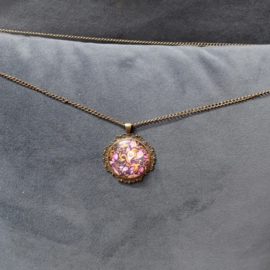 گردنبند رو مانتویی