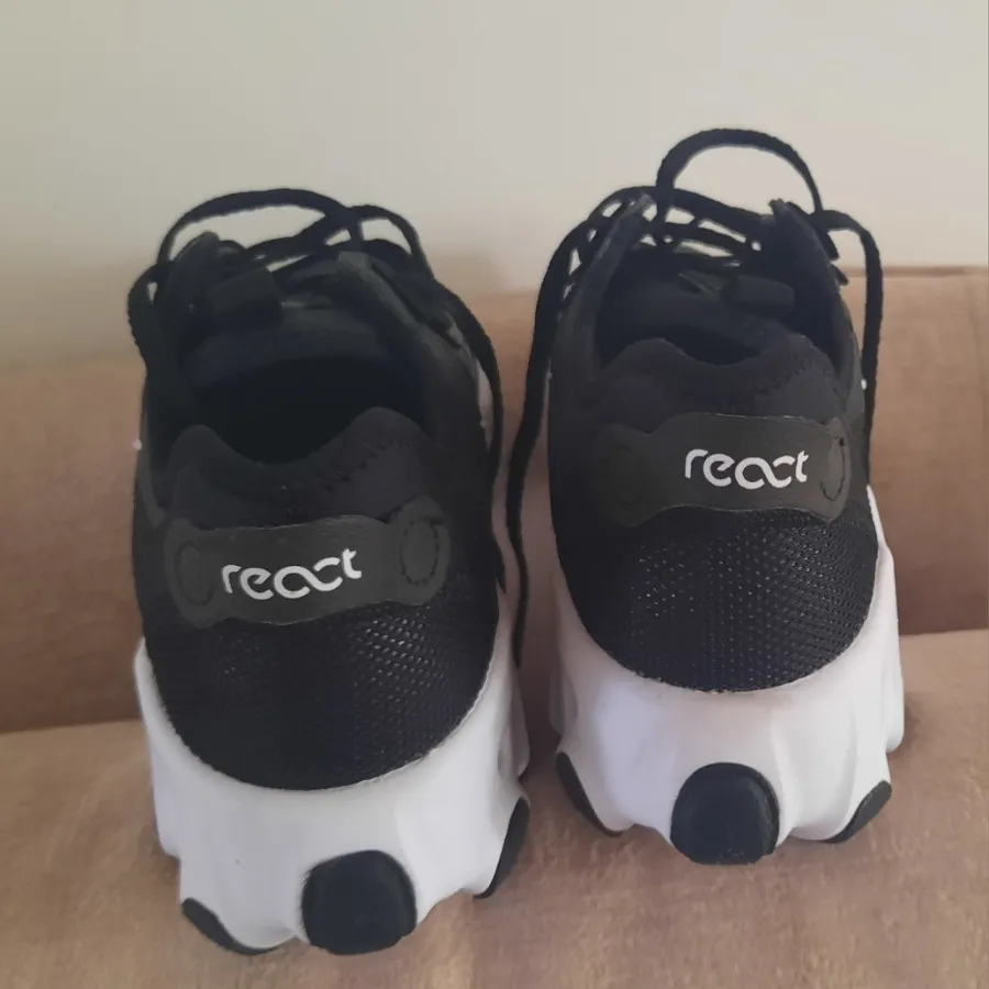 کفش نایکی مشکی