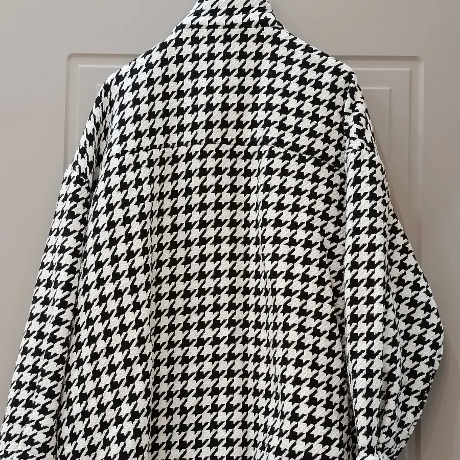 کت پاییزه ترک سفید ومشکی.