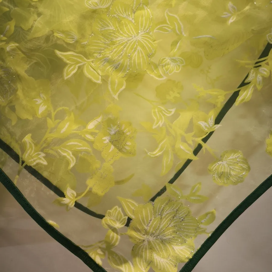 اسکارف زنانه