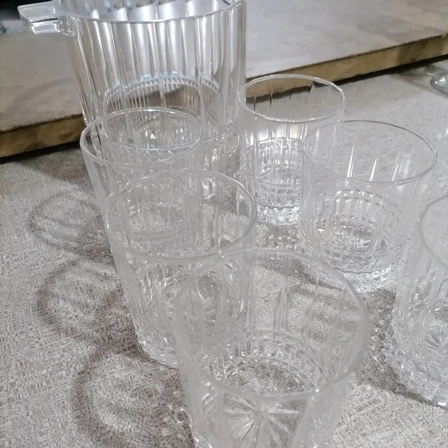 لیوان و جا یخی