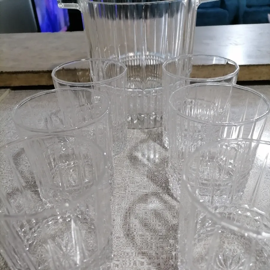 لیوان و جا یخی