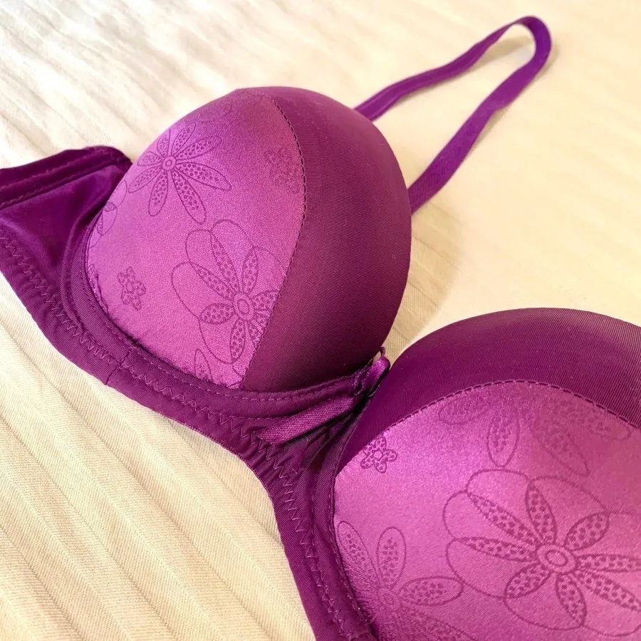 سوتین اسفنجی پوش آپ ساتن