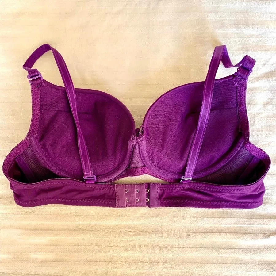 سوتین اسفنجی پوش آپ ساتن