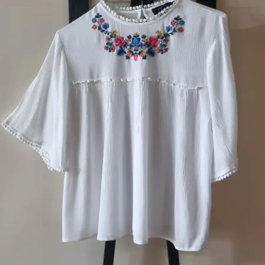 بلوز گلدوزی اتمسفر