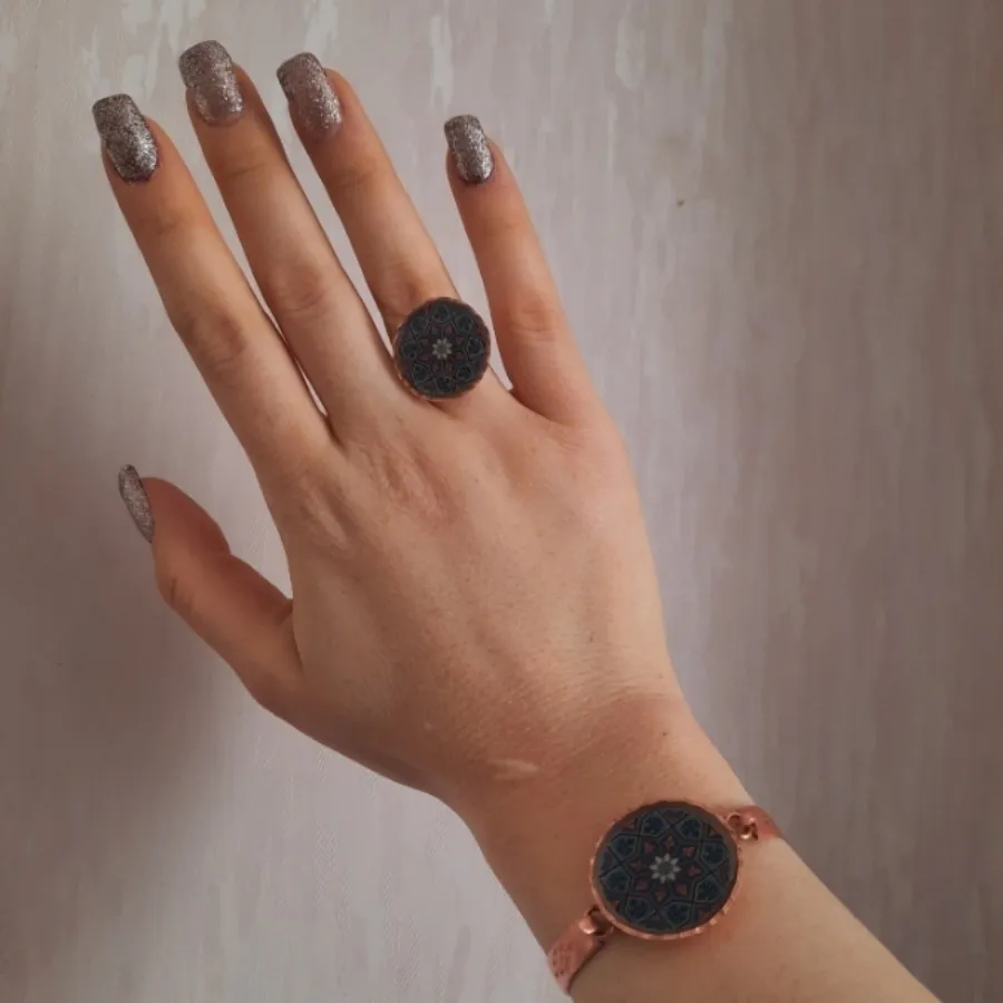 انگشتر و دستبند