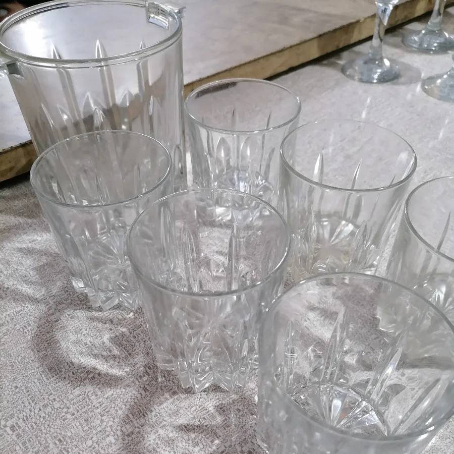 نیم لیوان و جایخی