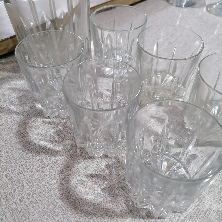 نیم لیوان و جایخی