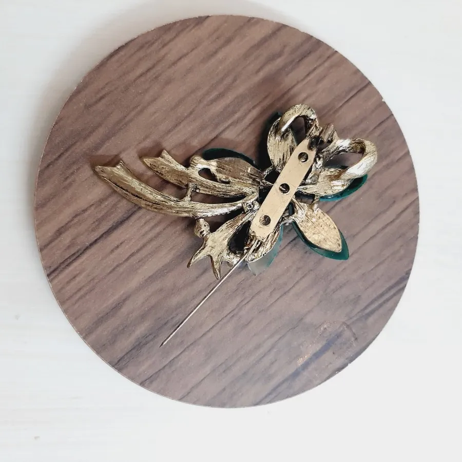 گل سینه طرح گل سایز بزرگ